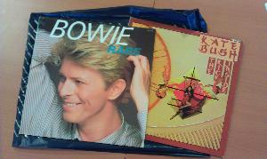 Vinyles de David Bowie et Kate Bush